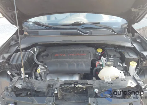 2018 Jeep Compass Limited 4X4 из США, поврежденный, VIN 3C4NJDCB1JT199359